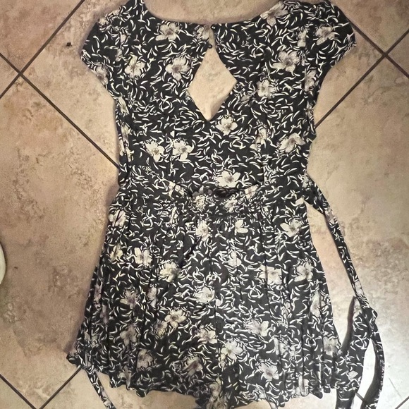 Urban Outfitters Kimchi Blue Romper - Picture 8 of 9